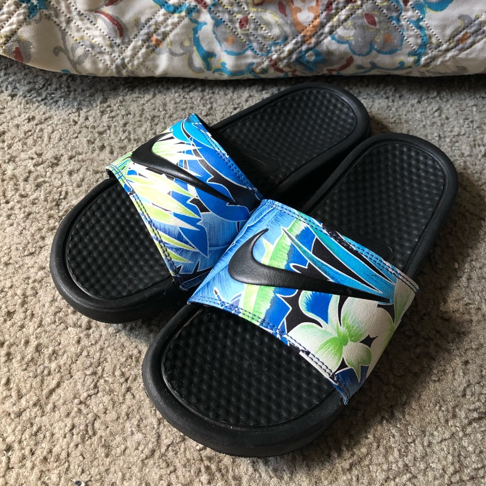 Nike Benassi Blue Floral Slides